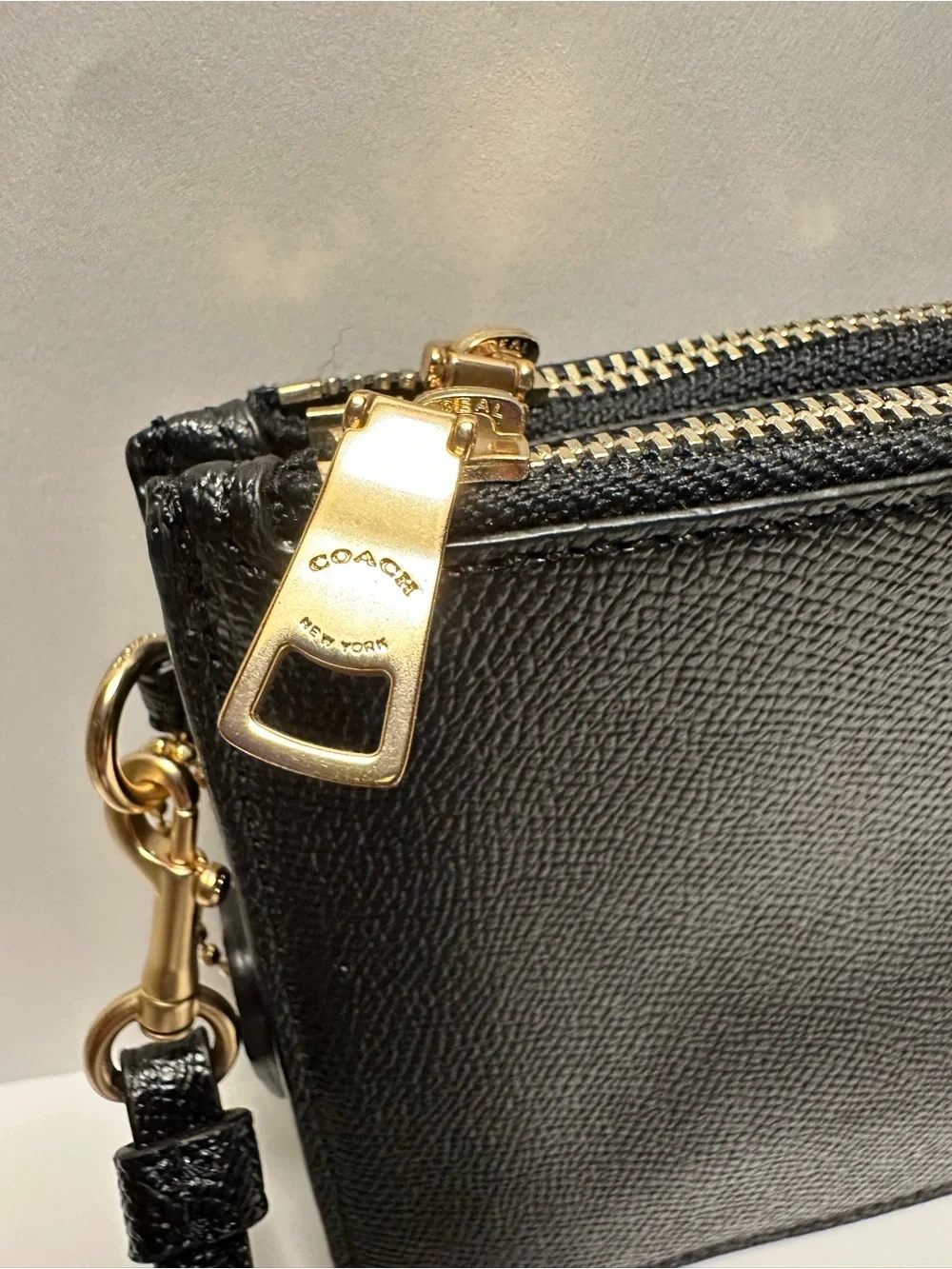 Coach compact triple